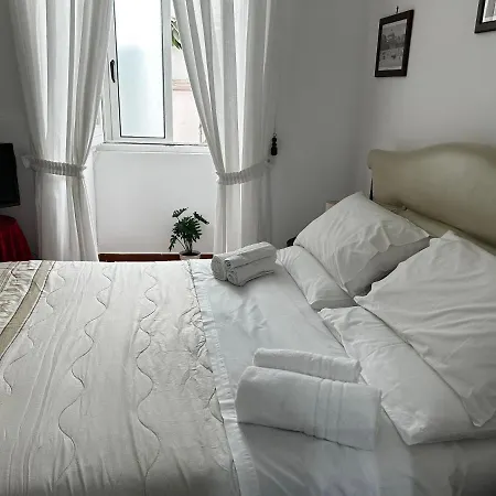 Marty Bed and breakfast